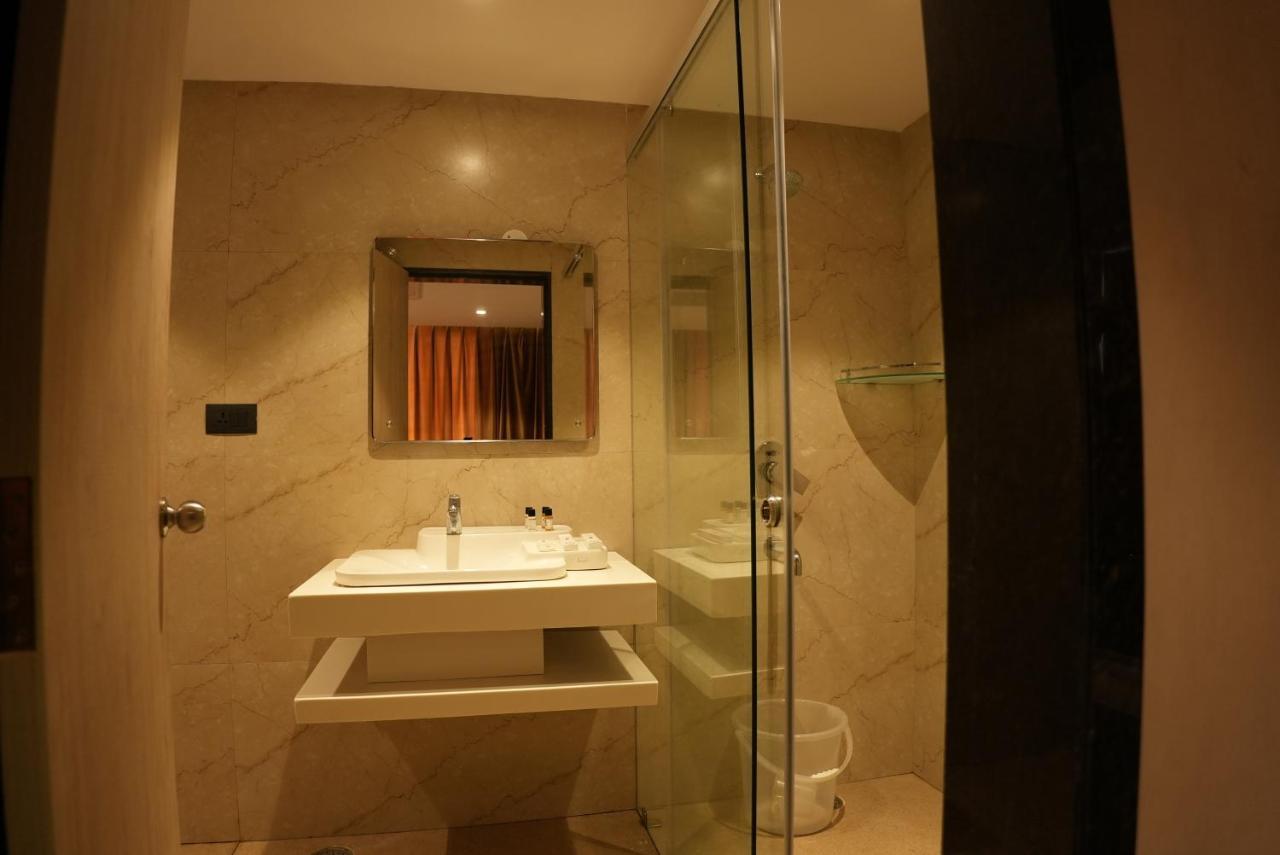 Hotel Ocean Vista Bay Βιζαχαπατνάμ Εξωτερικό φωτογραφία